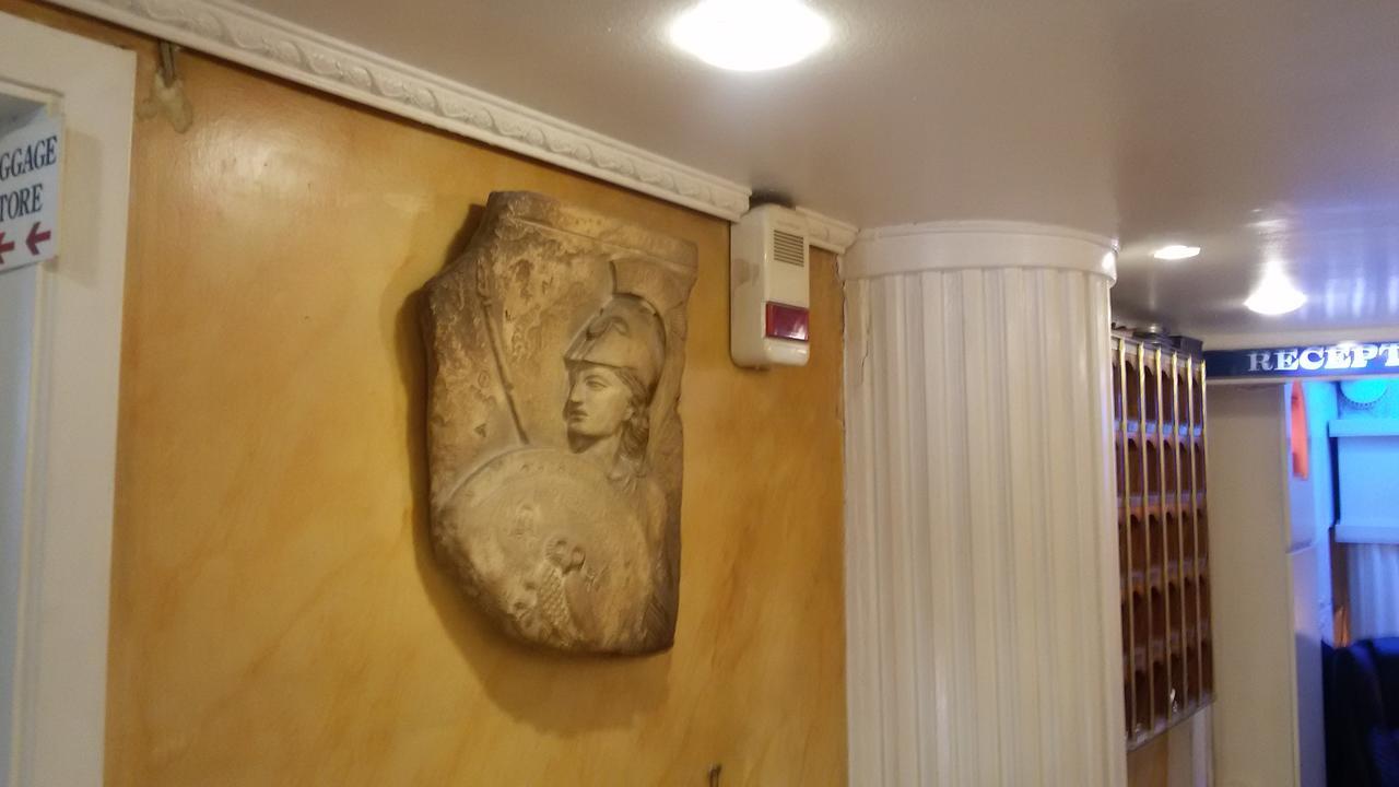 Auberge de jeunesse Lozanni à Athènes Extérieur photo