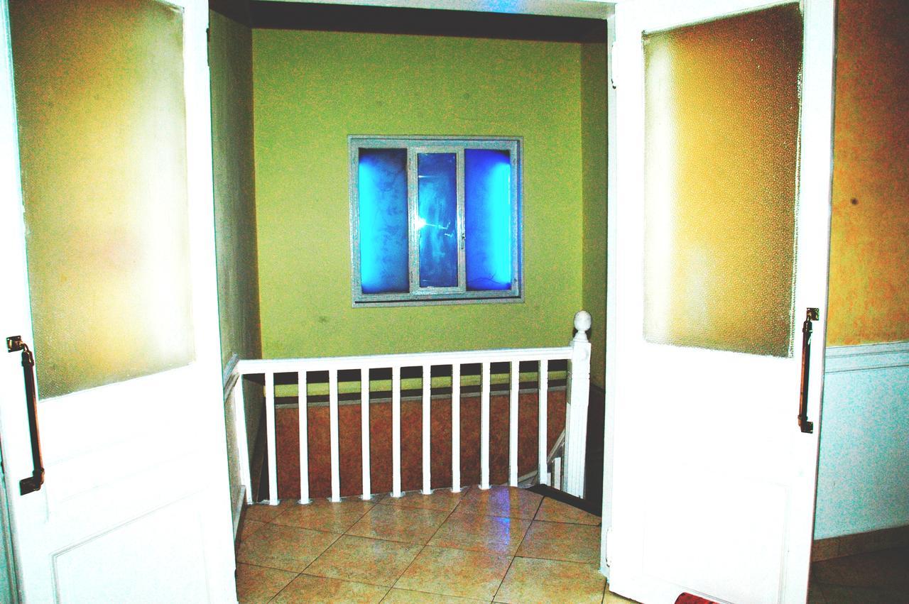 Auberge de jeunesse Lozanni à Athènes Extérieur photo