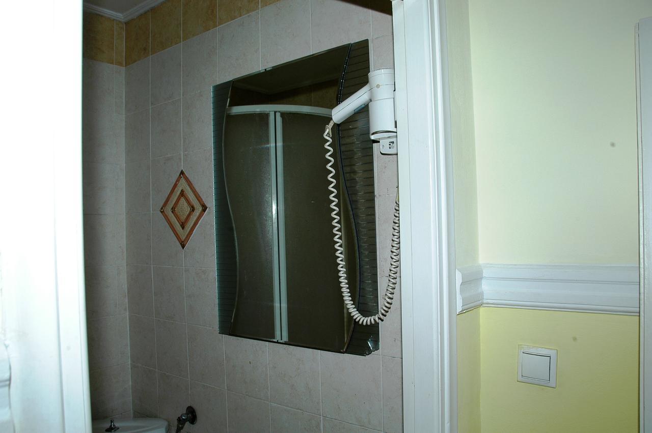 Auberge de jeunesse Lozanni à Athènes Extérieur photo