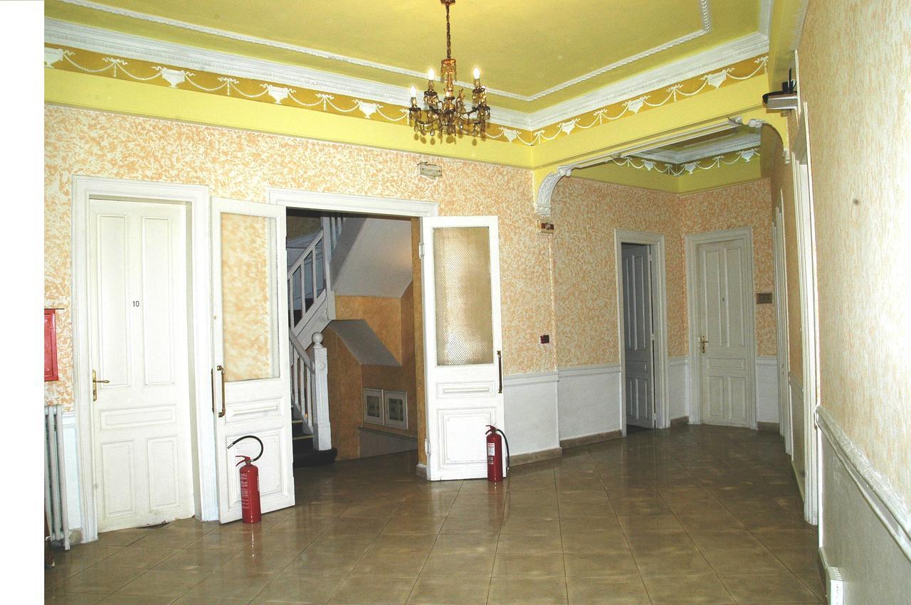 Auberge de jeunesse Lozanni à Athènes Extérieur photo
